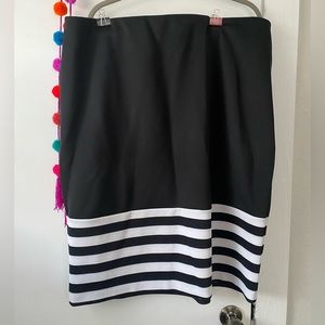 ELOQUII Black skirt with white stripes - size: 22